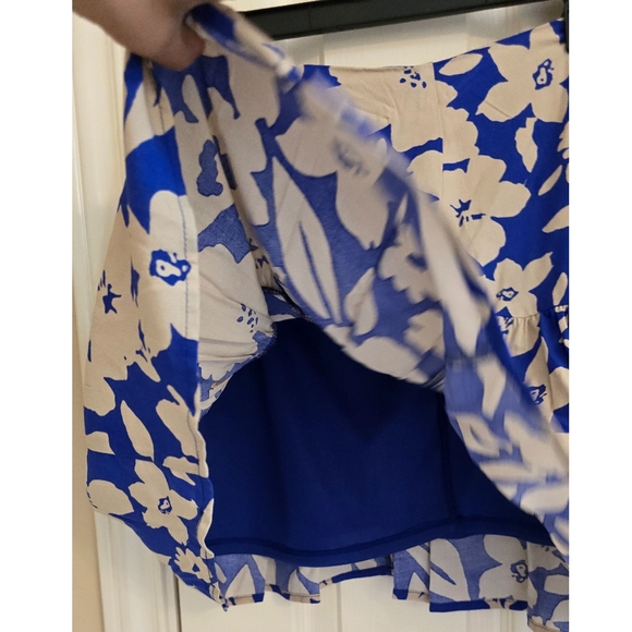 NWT Juniors Floral Miniskirt with Ruffled Hem - Picture 2 of 6